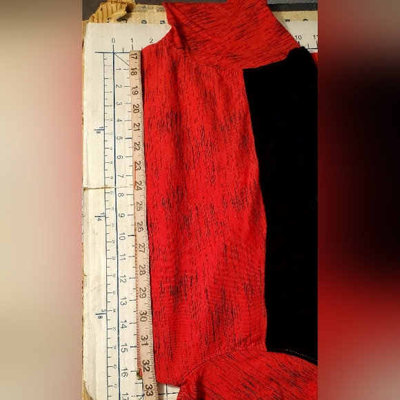 🔥NWOT Stockhomme Evolution Red Black Long Sleeve Pocket T-shirt Men US Small - Picture 5 of 8